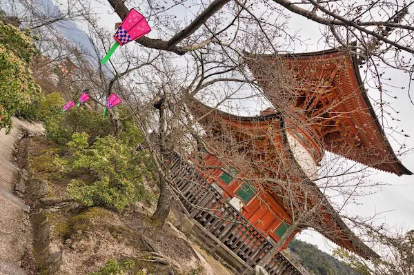 Tahoto Pagoda (1)